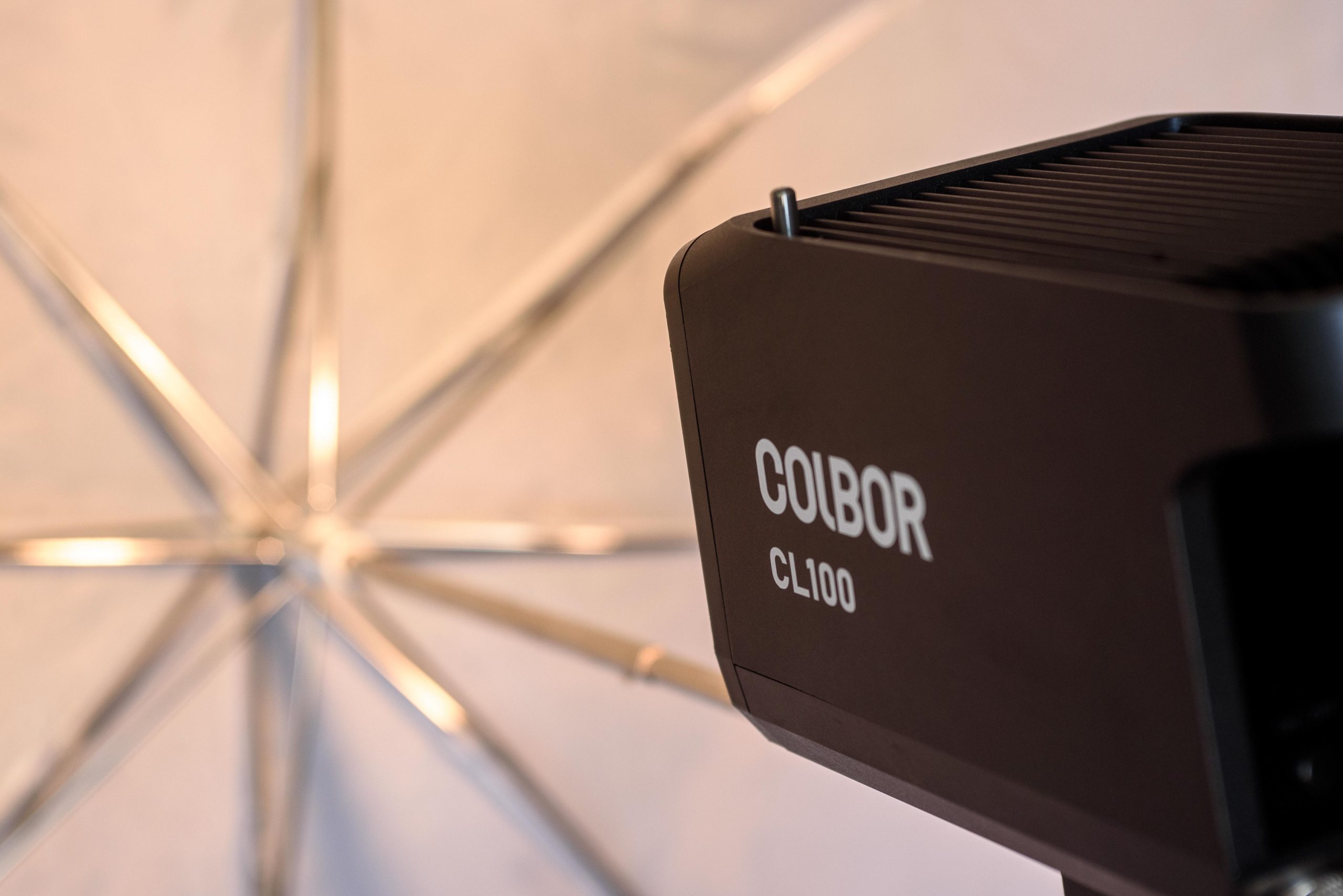 COLBOR CL100 Video light